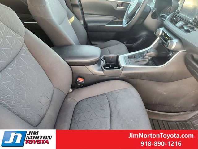 Used 2022 Toyota RAV4 XLE image 14