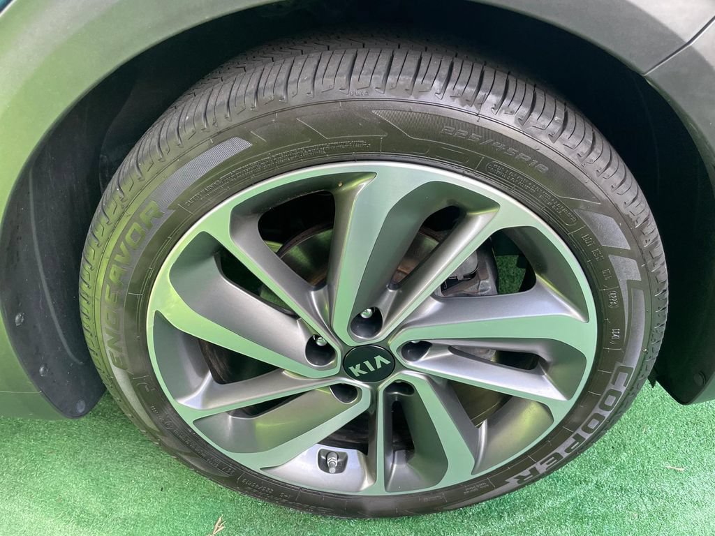 Used 2019 Kia Niro Touring FWD image 12