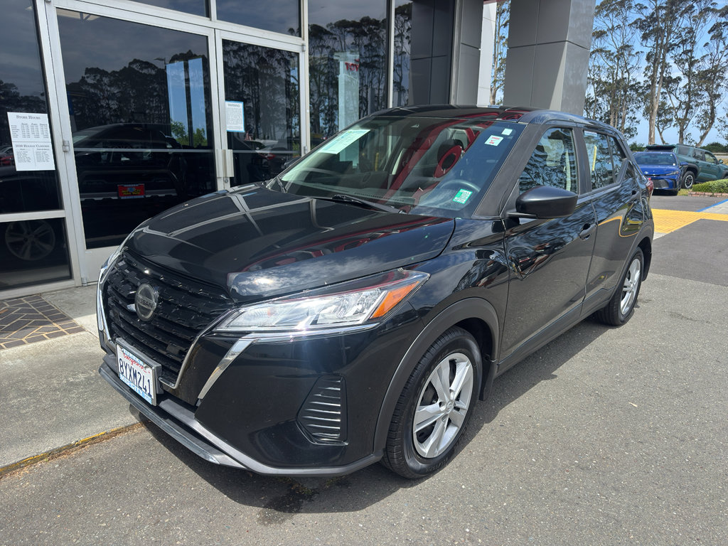 Used 2021 Nissan Kicks S FWD image 2