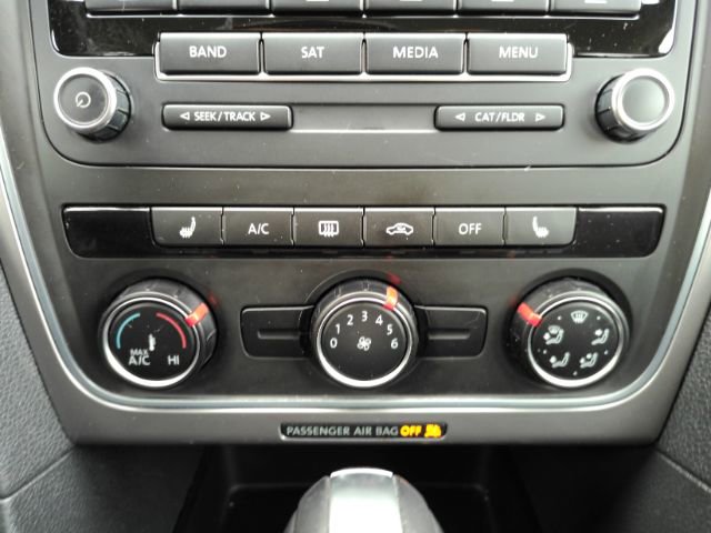 Used 2014 Volkswagen Passat 1.8T Wolfsburg Edition image 39