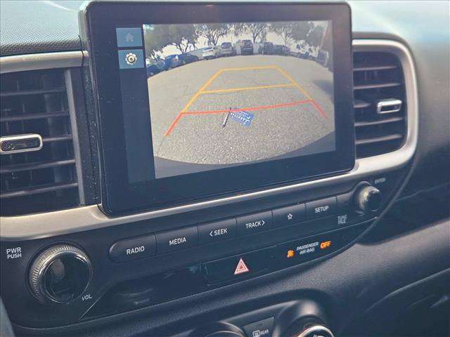 Used 2023 Hyundai Venue SEL FWD image 9