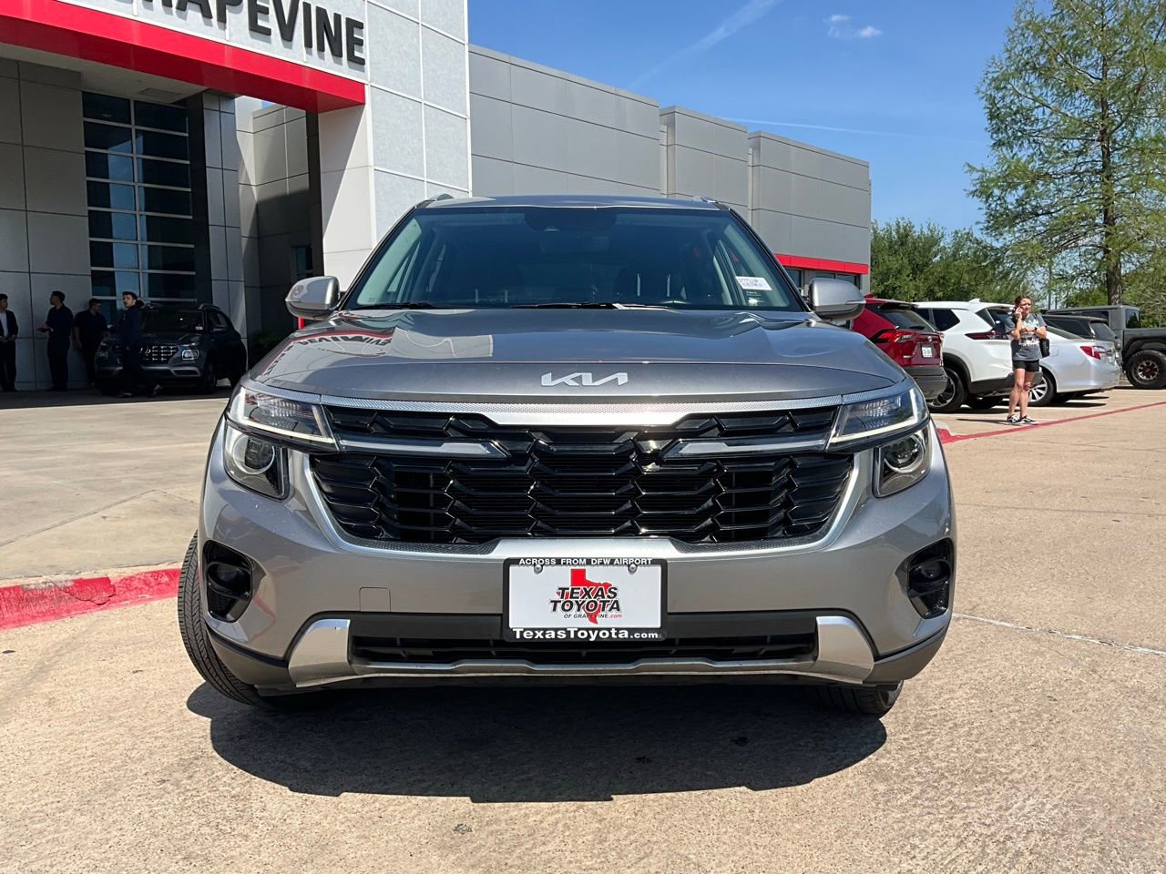 Used 2025 Kia Seltos S image 3