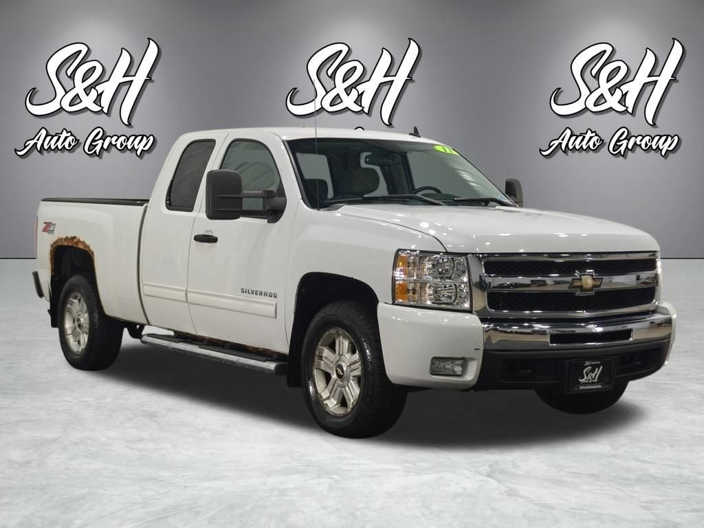 Used 2011 Chevrolet Silverado 1500 LT w/ All-Star Edition AWD/4WD image 2