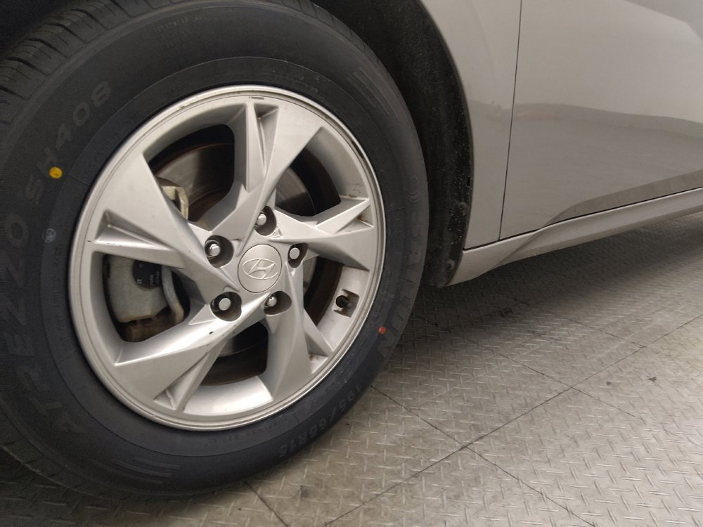 Used 2021 Hyundai Elantra SE image 31