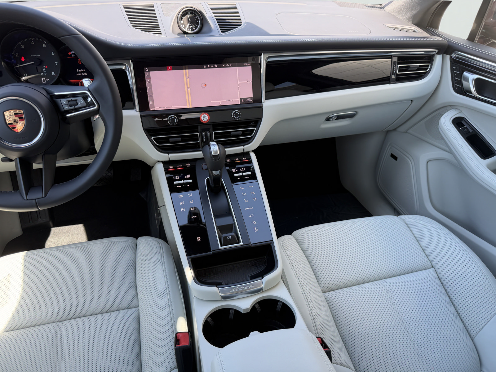 New 2026 Porsche Macan AWD/4WD image 16