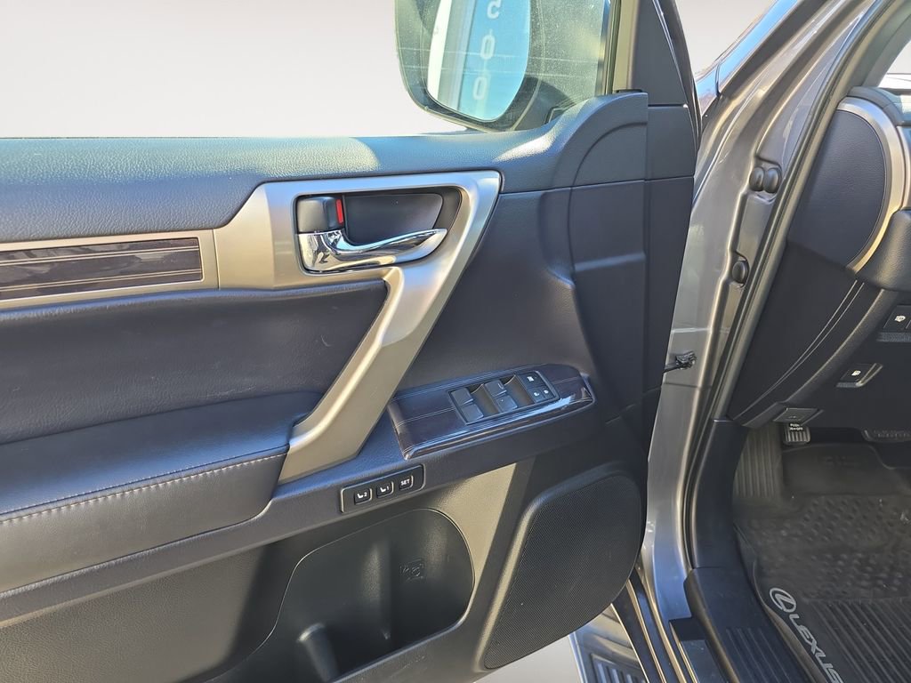 Used 2020 Lexus GX 460 Premium image 23