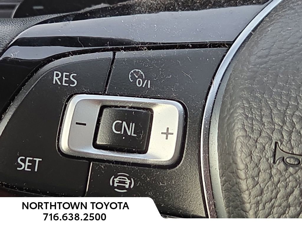 Used 2020 Volkswagen Golf 4-Door image 16