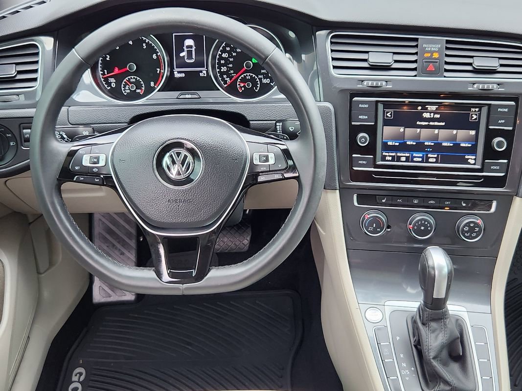 Used 2020 Volkswagen Golf 4-Door image 27