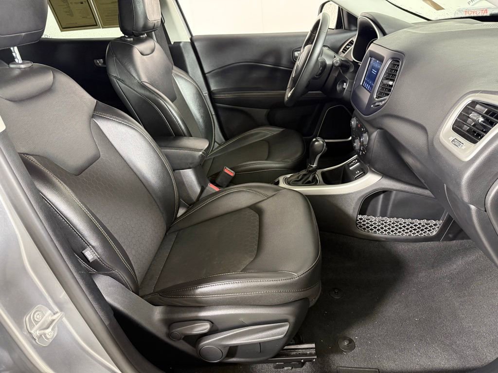 Used 2021 Jeep Compass Latitude FWD image 18