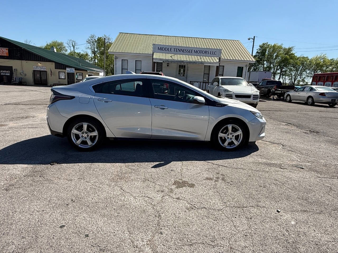 Used 2017 Chevrolet Volt LT FWD image 4