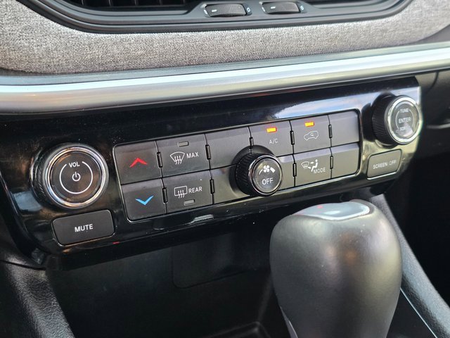 Used 2024 Jeep Compass Latitude image 29