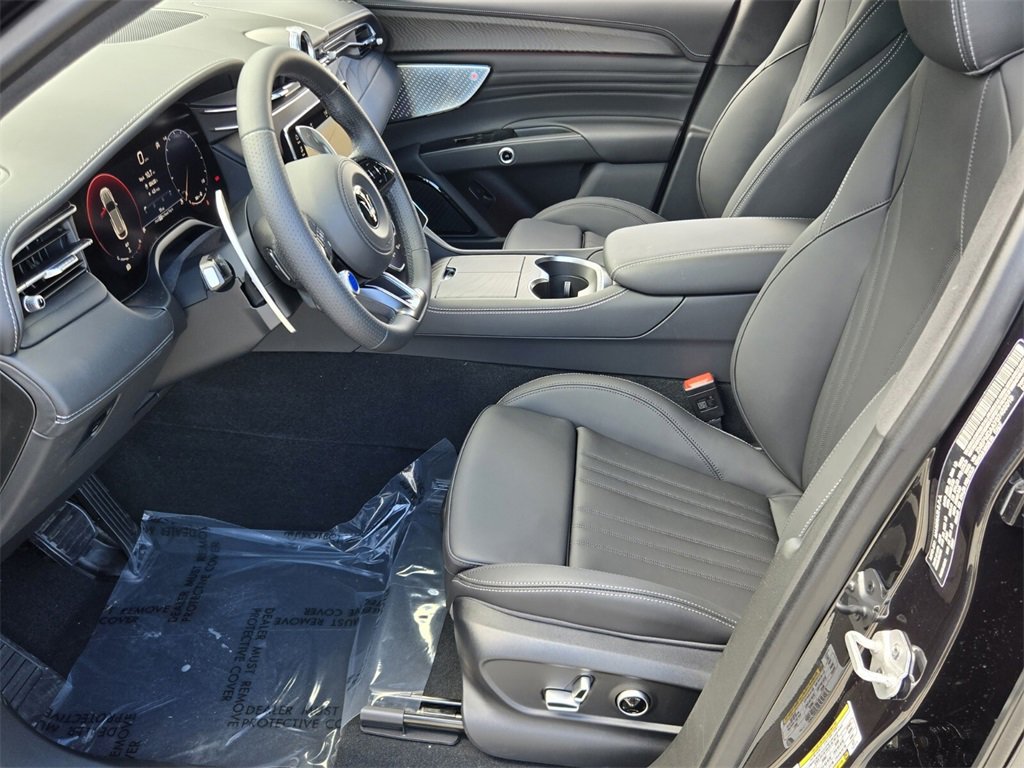 New 2025 Maserati Grecale GT image 6