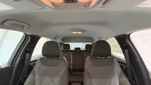 New 2027 Chevrolet Bolt LT w/ Comfort Package FWD image 27