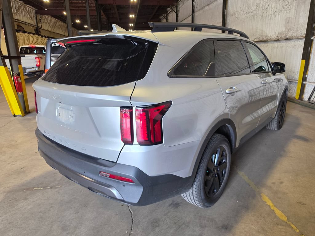 Used 2022 Kia Sorento S AWD/4WD image 2