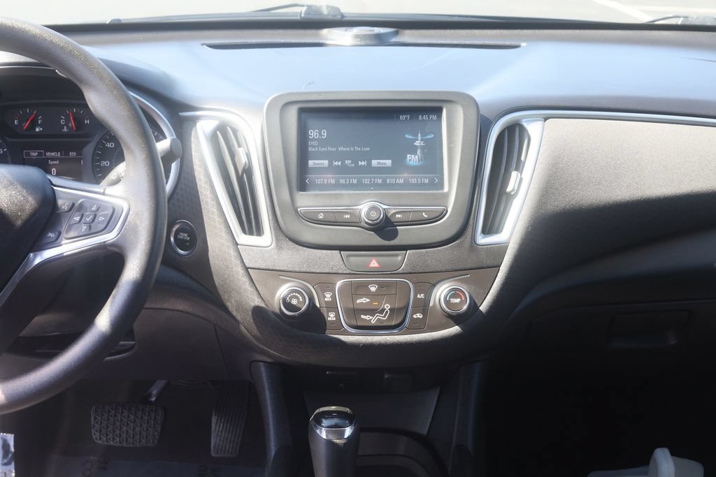 Used 2018 Chevrolet Malibu LS FWD image 17