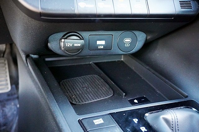 Used 2025 Hyundai Elantra Sport image 26