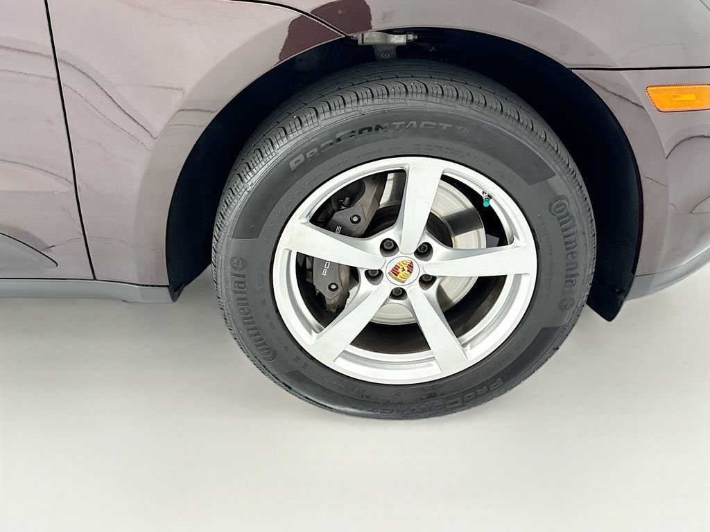 Used 2021 Porsche Macan AWD/4WD image 31