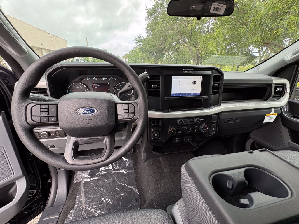 New 2026 Ford F250 4x4 Crew Cab Super Duty image 7