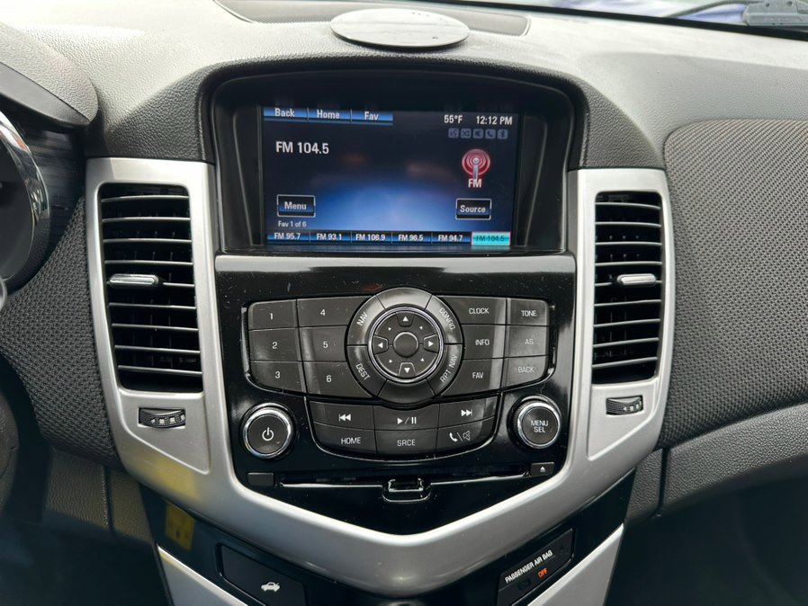 Used 2015 Chevrolet Cruze Diesel w/ Sun And Sound Package image 19