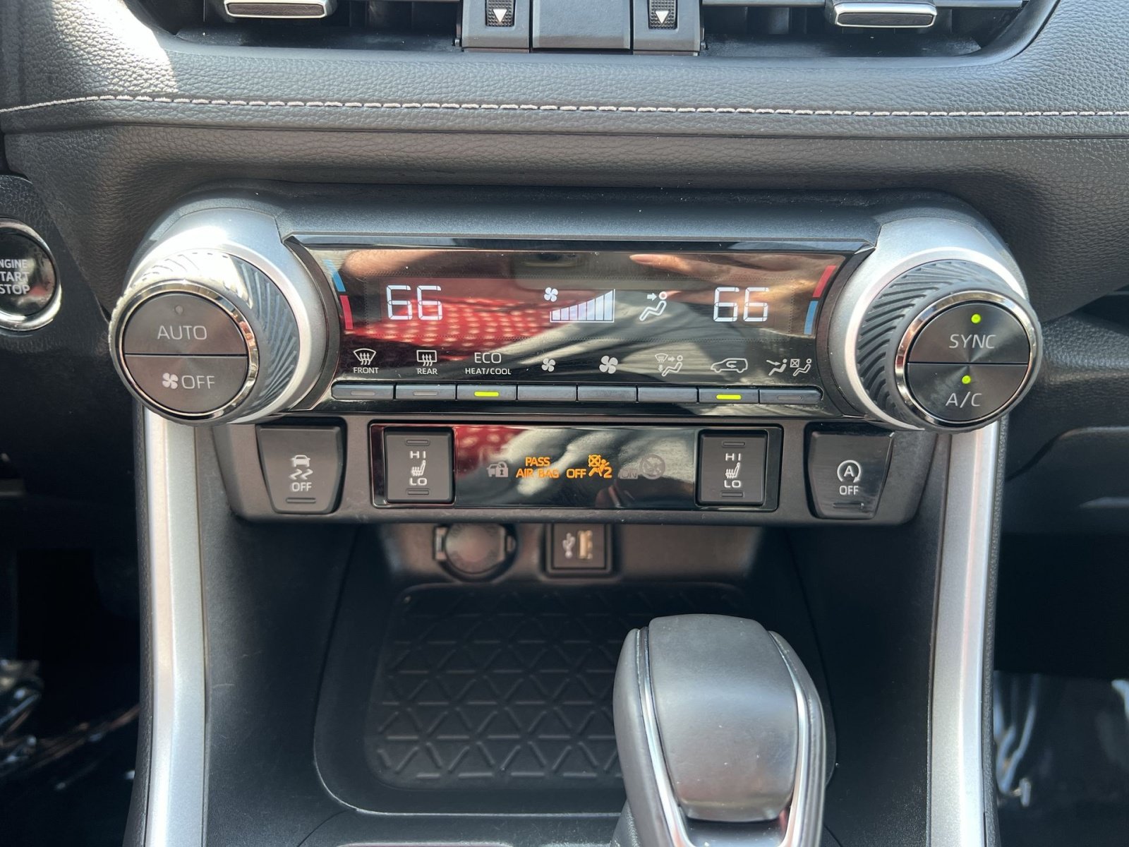 Used 2023 Toyota RAV4 XLE Premium AWD/4WD image 21