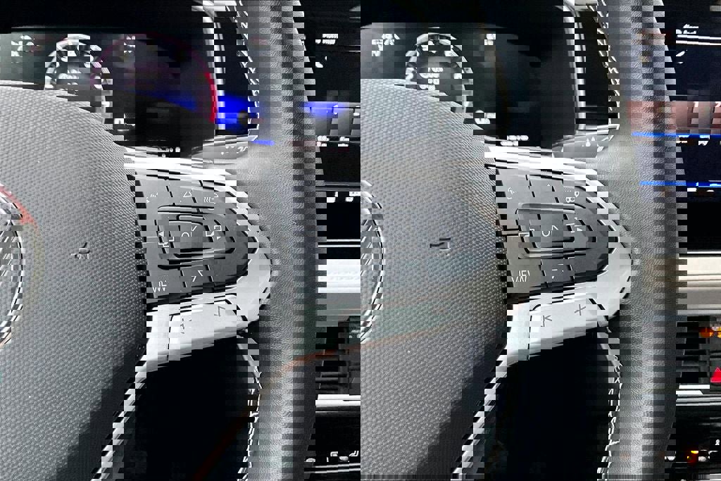 Certified 2025 Volkswagen Taos SE w/ Panoramic Sunroof Package image 22