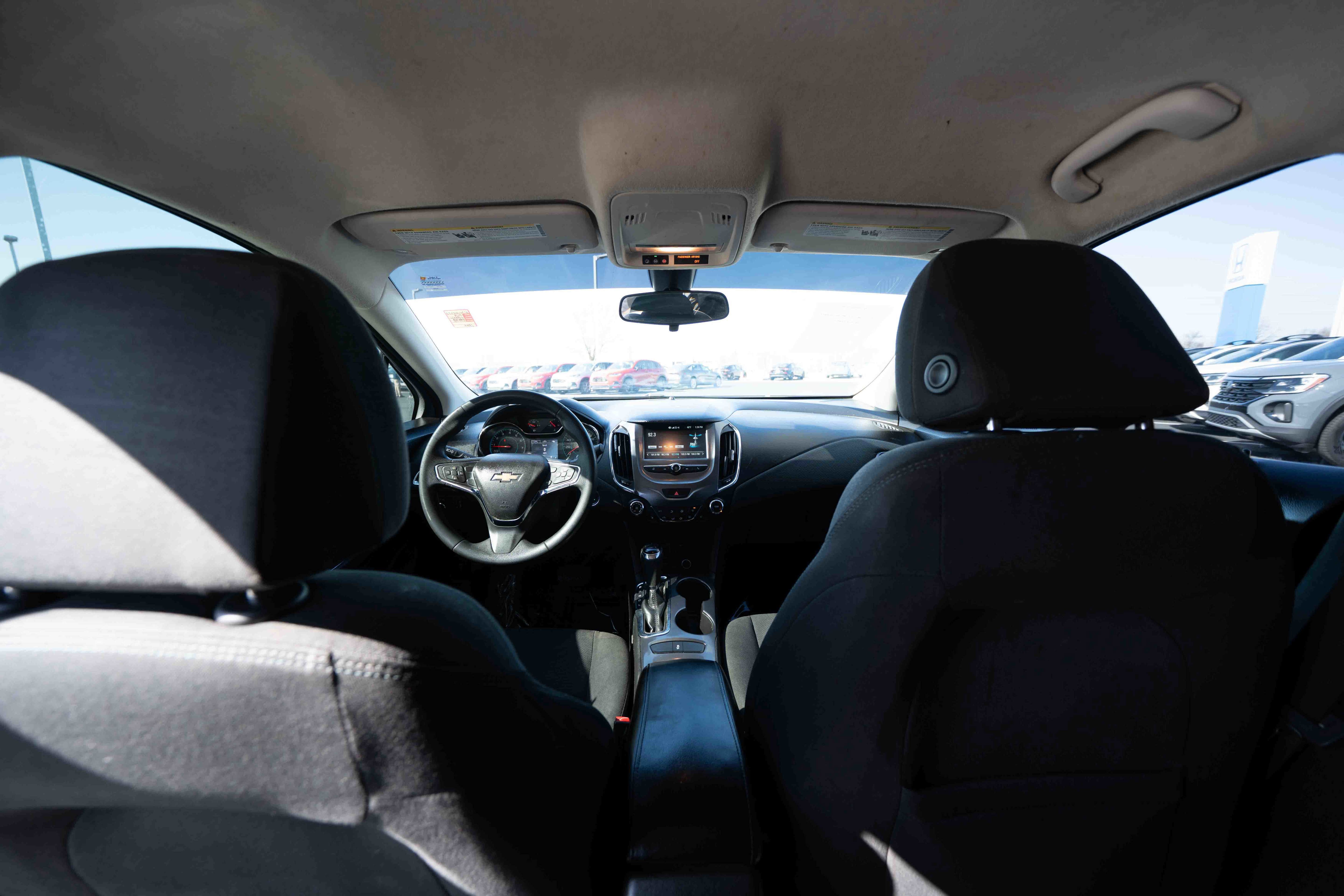 Used 2018 Chevrolet Cruze LT w/ Convenience Package image 19