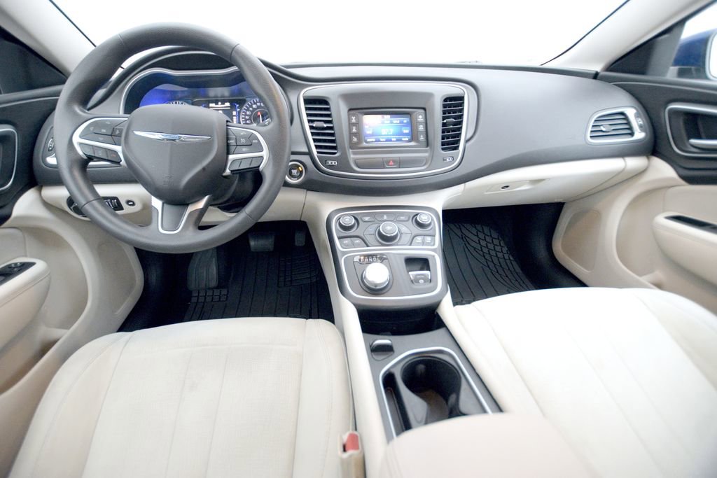Used 2015 Chrysler 200 Limited image 17