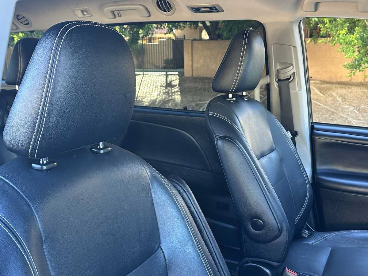 Used 2017 Toyota Sienna SE w/ SE Preferred Package FWD image 24