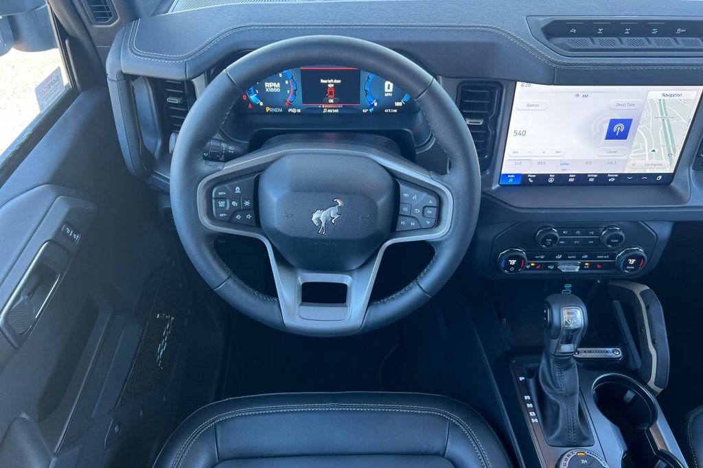 Used 2025 Ford Bronco Badlands image 15