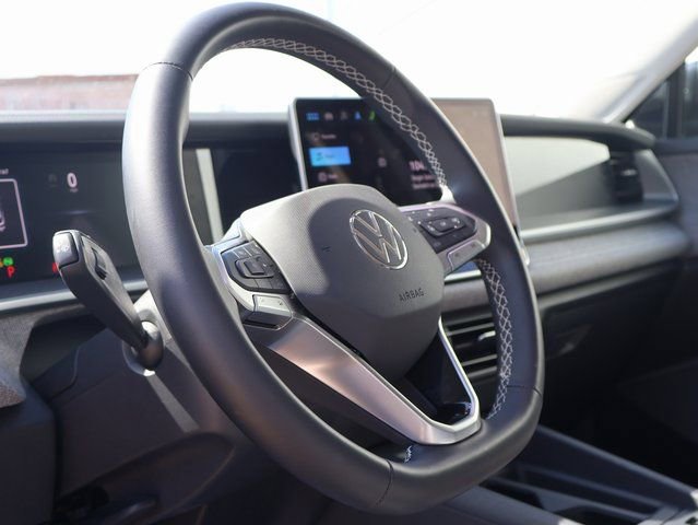 Used 2025 Volkswagen Tiguan S AWD/4WD image 23