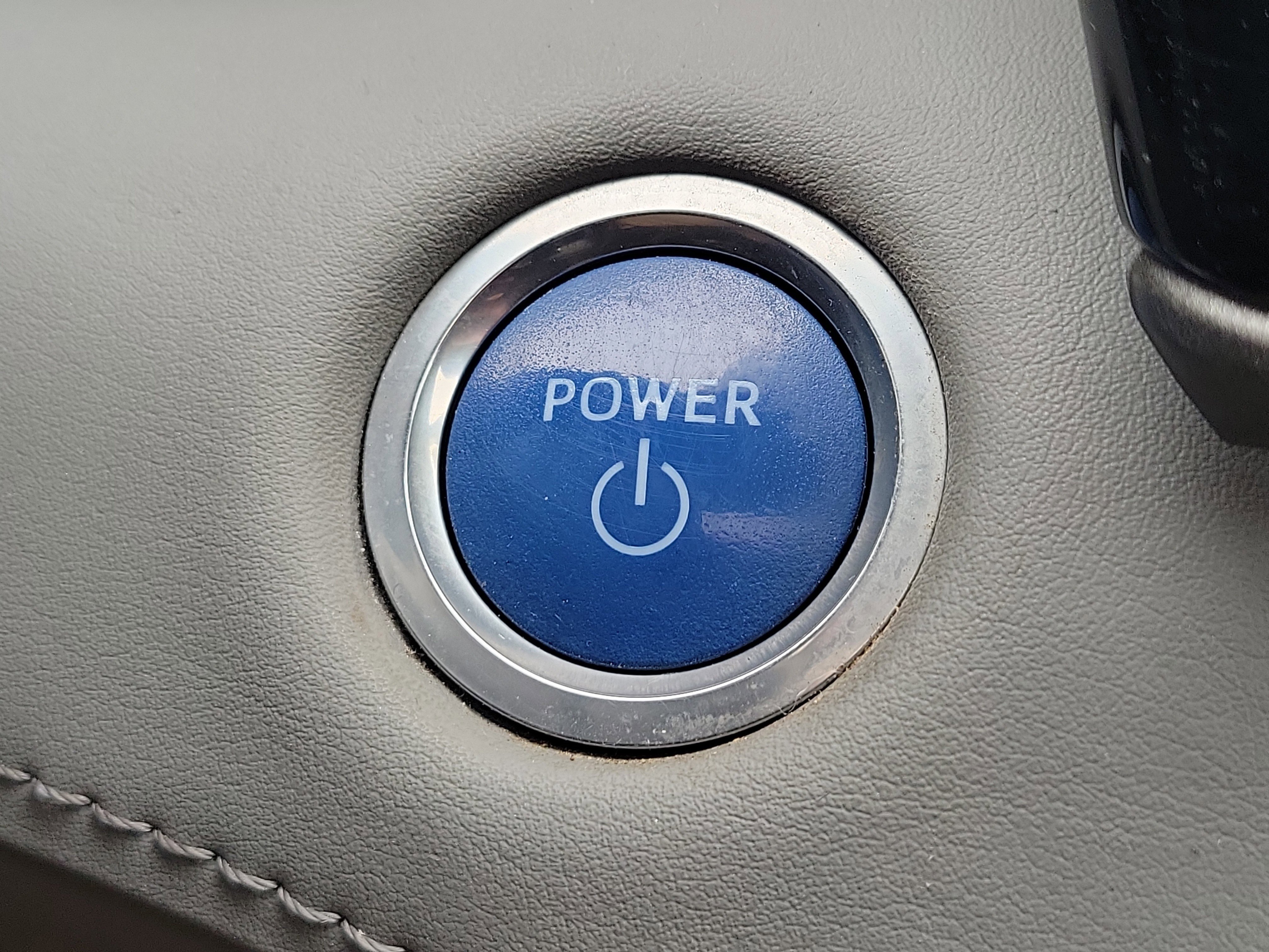 Used 2020 Toyota Highlander XLE image 30