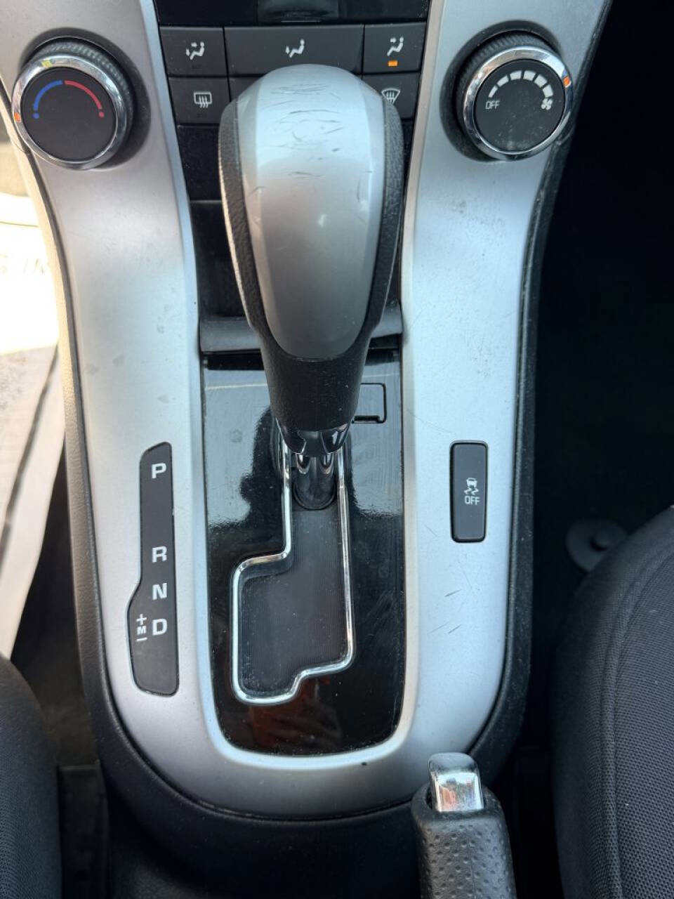 Used 2014 Chevrolet Cruze LS FWD image 17