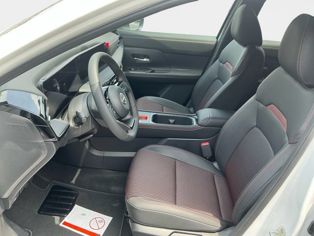 New 2026 Nissan Kicks SR w/ Cold Weather Package AWD/4WD image 11