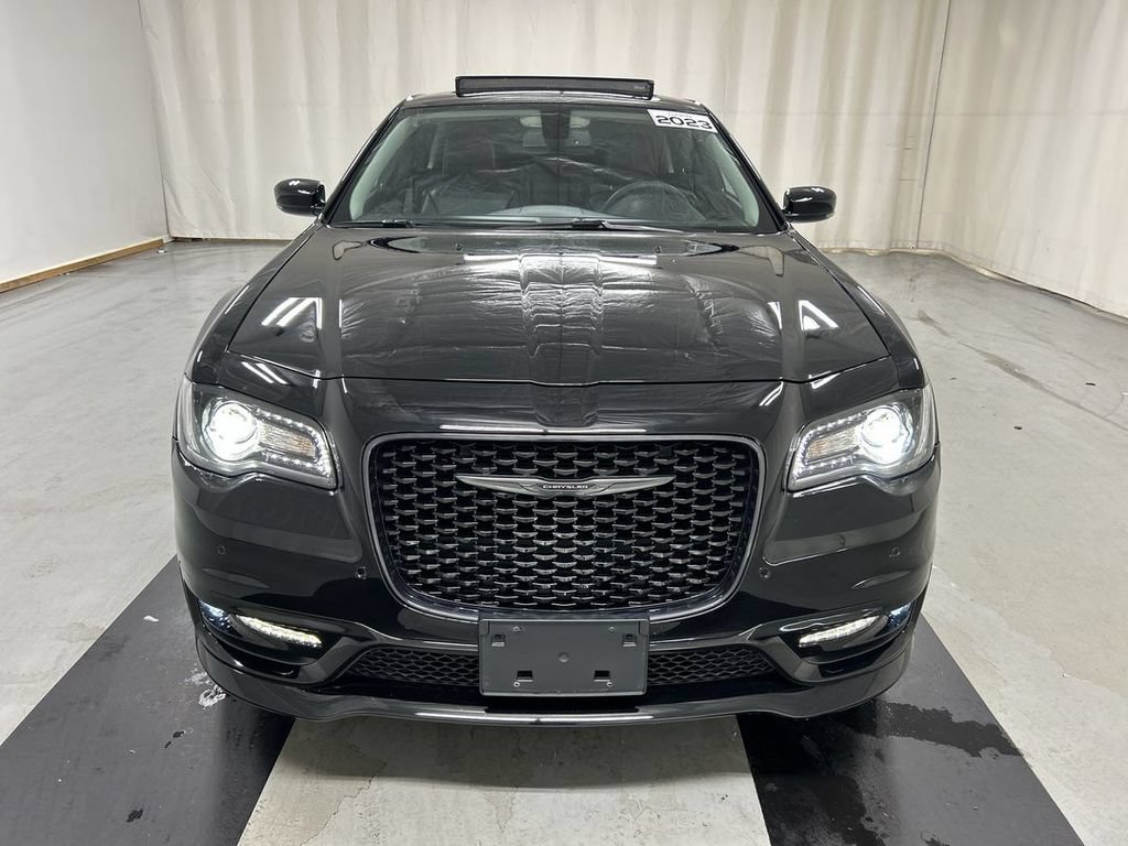 Used 2023 Chrysler 300 Touring L w/ Popular Equipment Group AWD/4WD image 3