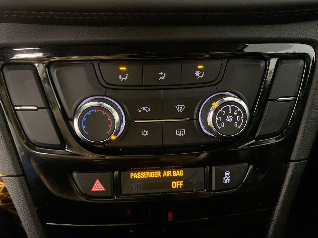 Used 2022 Buick Encore Preferred w/ Safety Package image 18