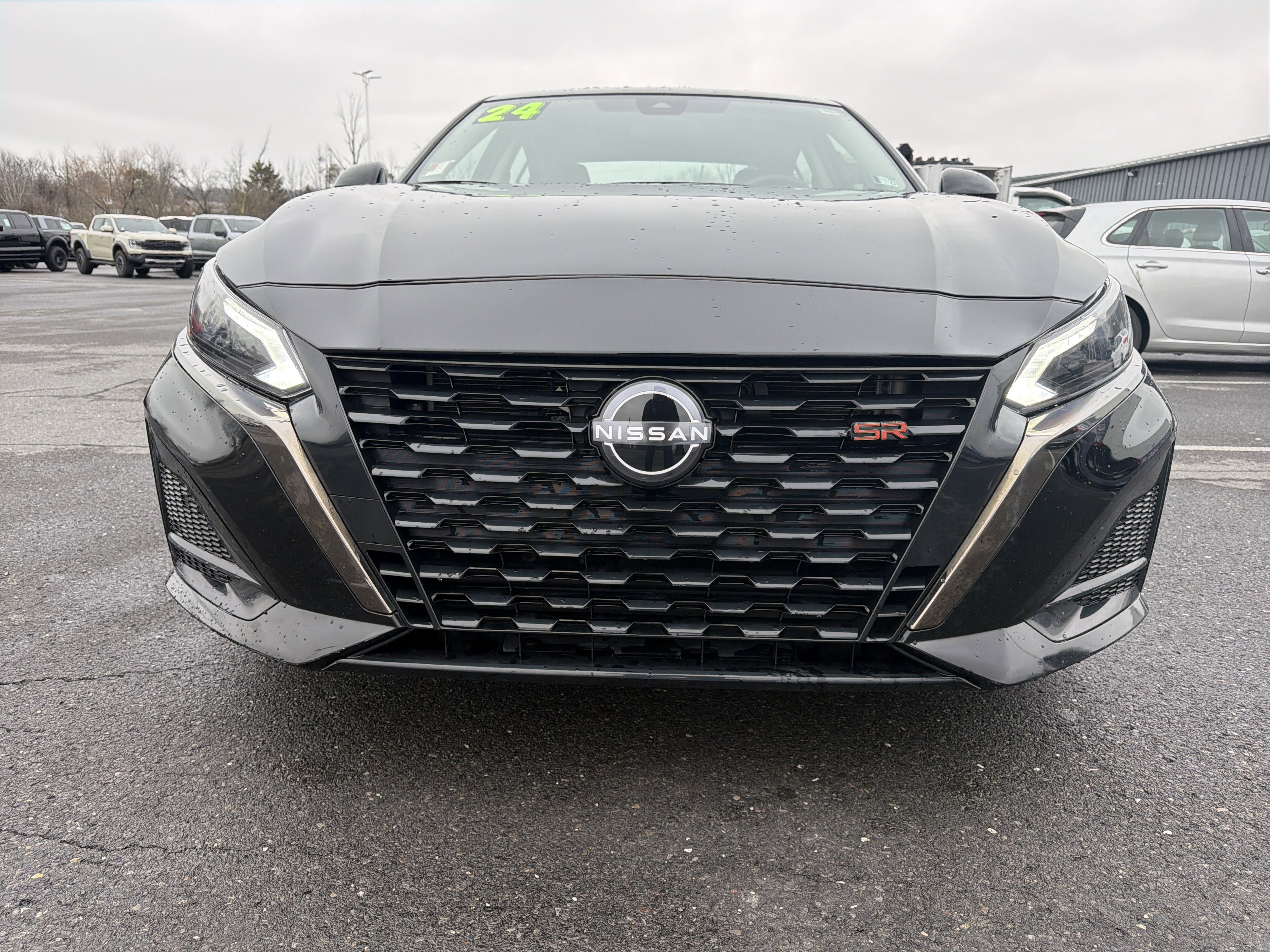 Used 2024 Nissan Altima 2.5 SR FWD image 9