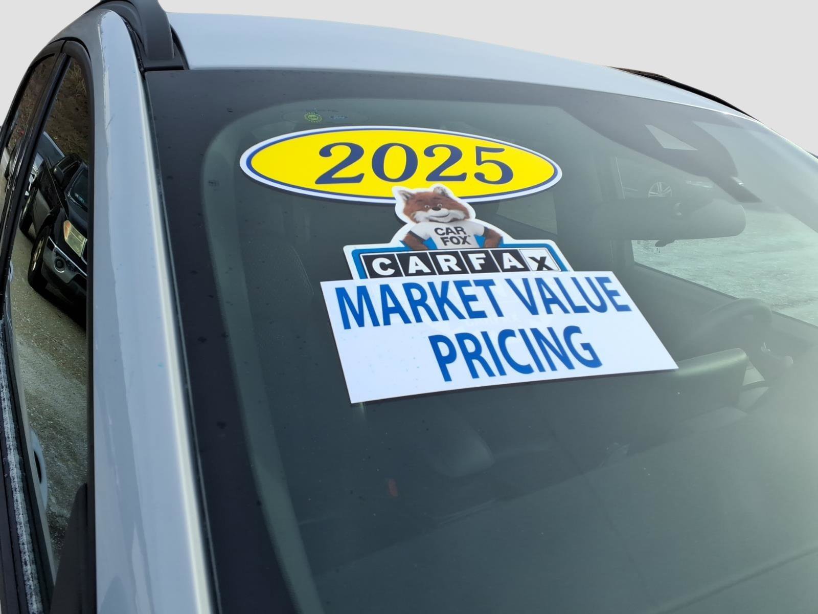 Used 2025 Ford Escape ST-Line image 9