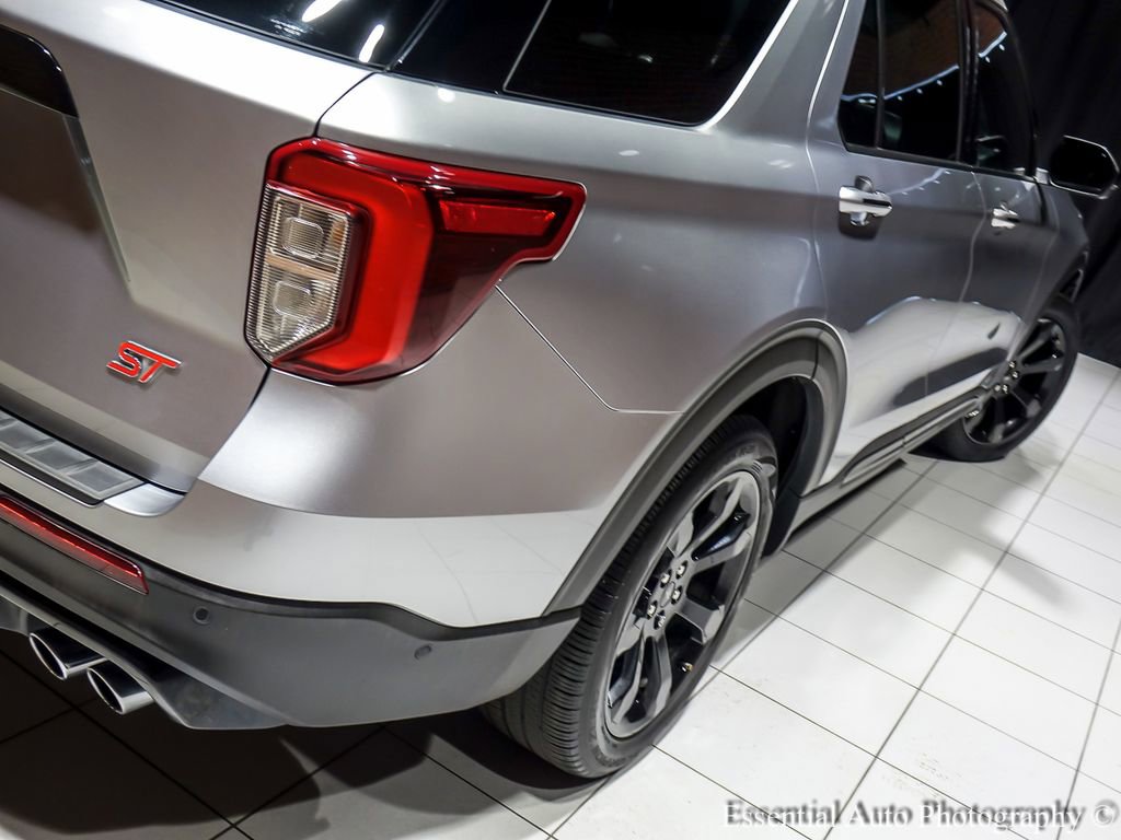 Used 2021 Ford Explorer ST w/ ST Street Pack image 9