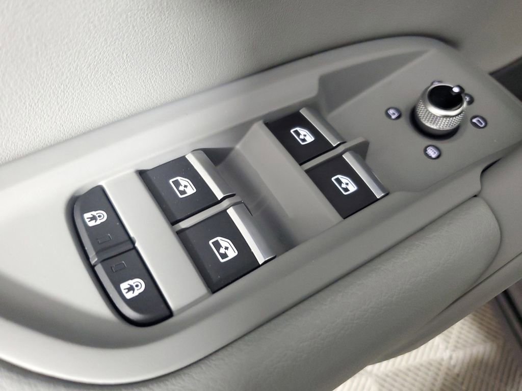 Used 2024 Audi Q5 2.0T Premium image 20