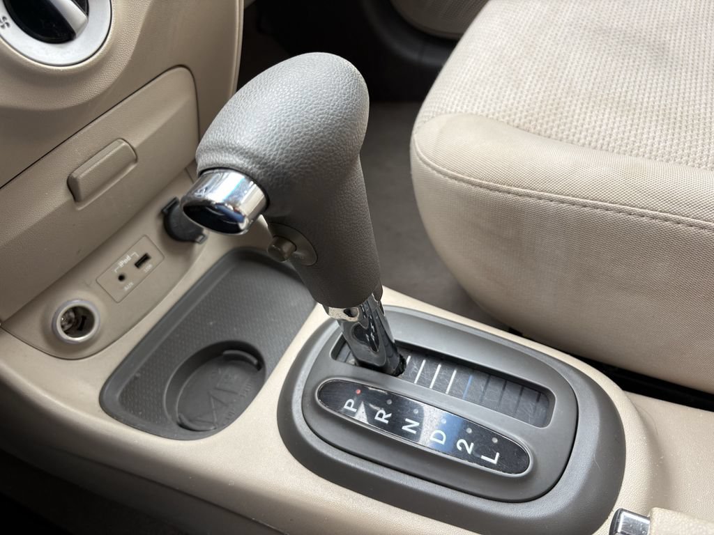 Used 2011 Hyundai Accent GLS FWD image 21