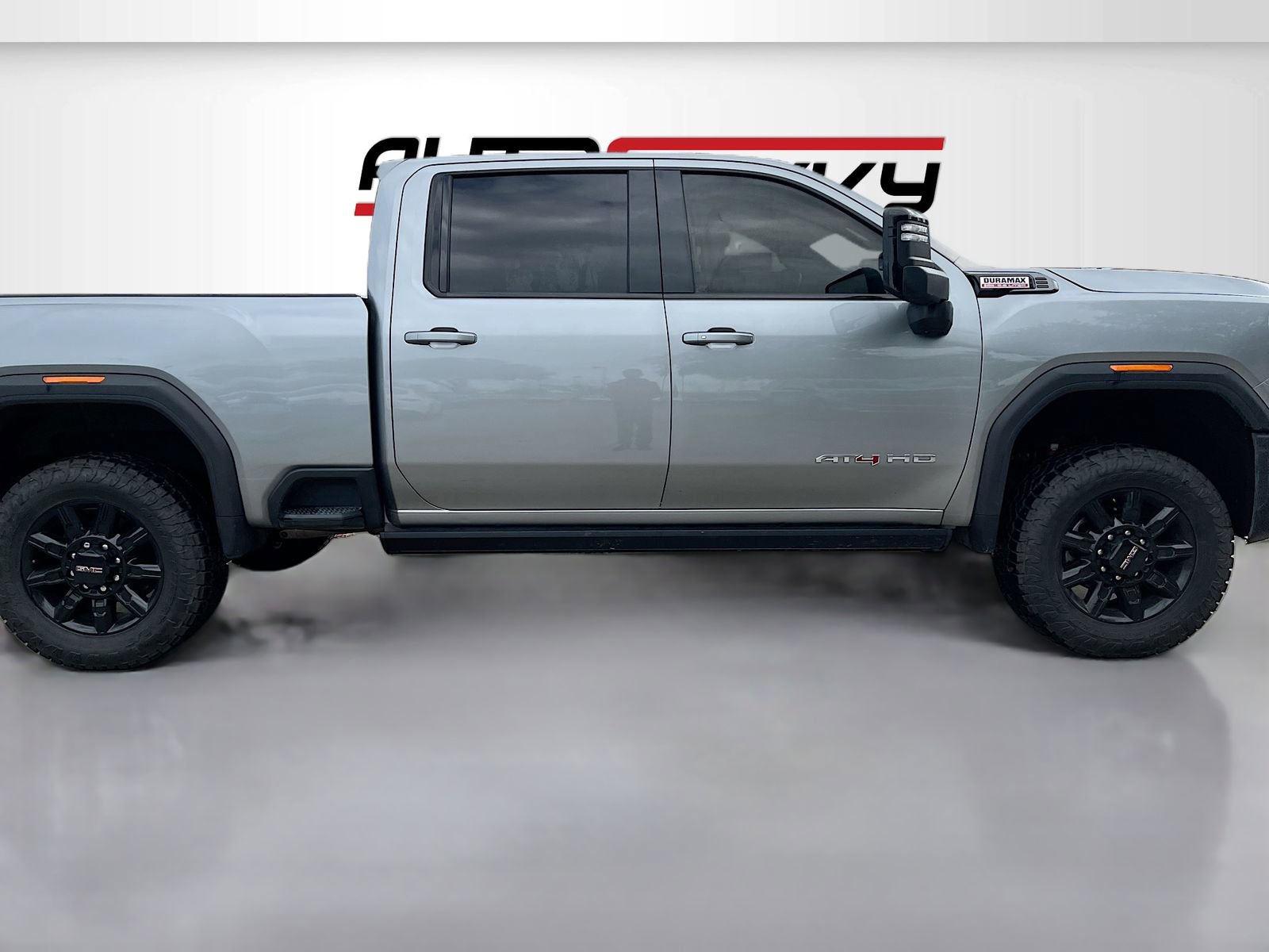 Used 2025 GMC Sierra 2500 AT4 w/ AT4 Premium Plus Package image 8