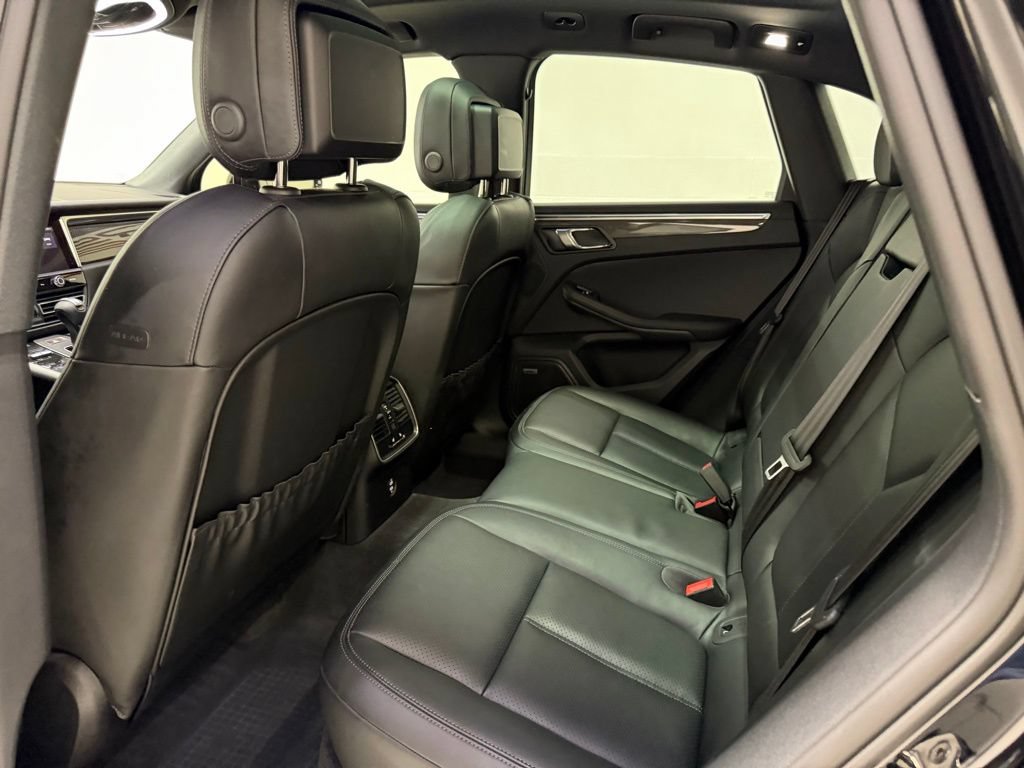 Used 2025 Porsche Macan GTS AWD/4WD image 33