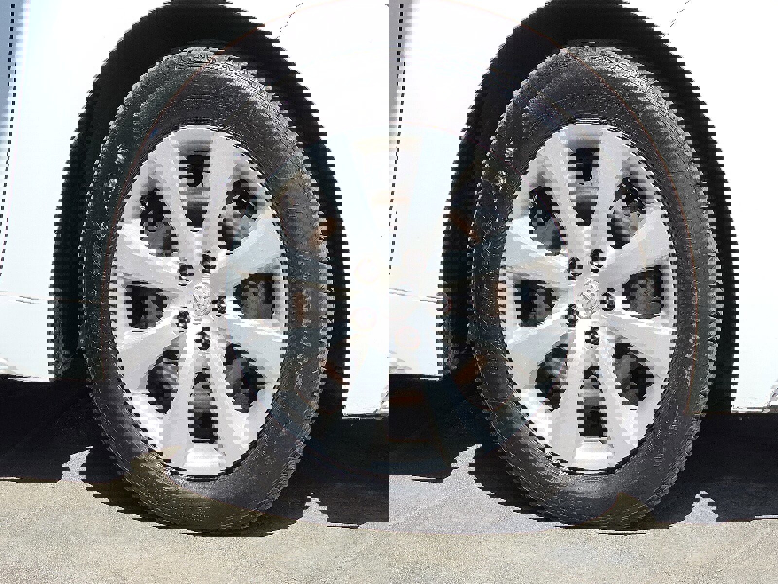 Used 2021 Toyota Corolla LE image 5