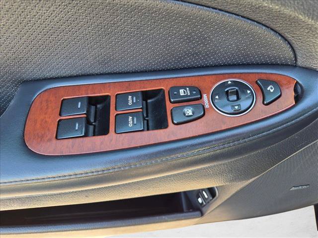 Used 2013 Hyundai Genesis 3.8 w/ Premium Pkg RWD image 11