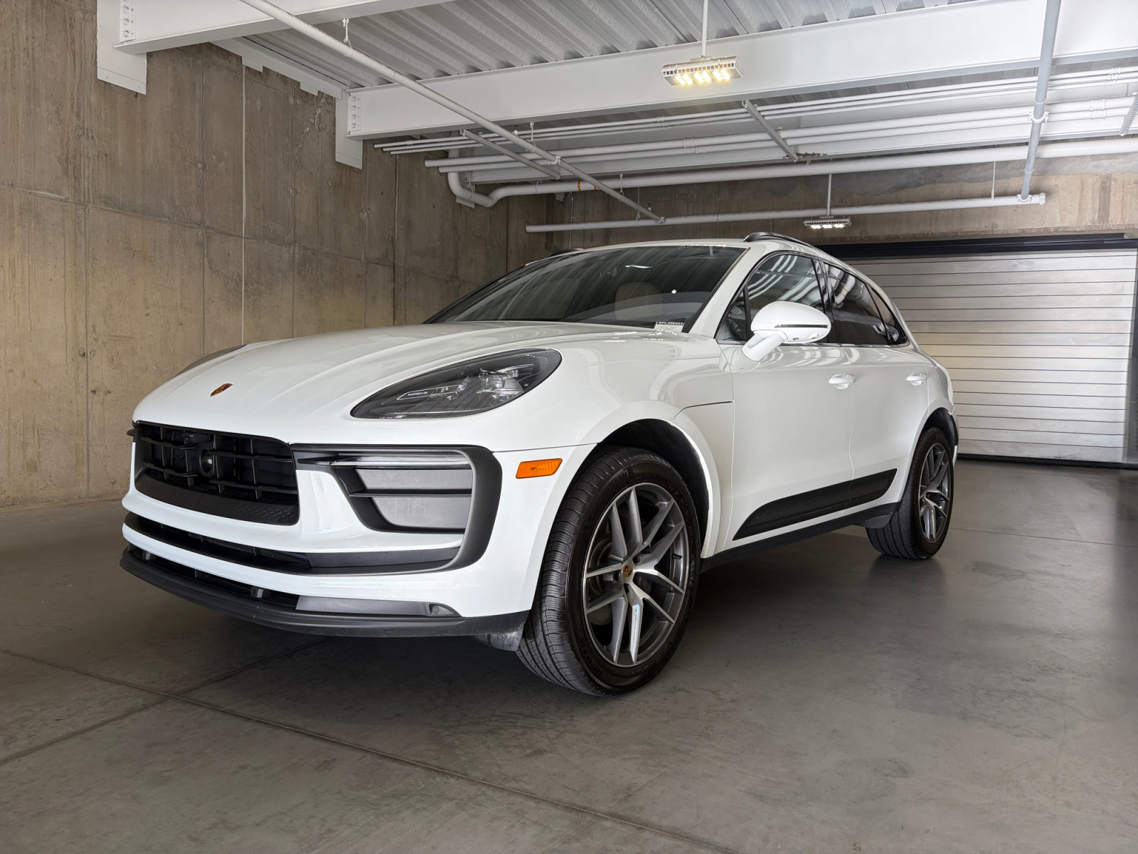 Certified 2026 Porsche Macan AWD/4WD image 1