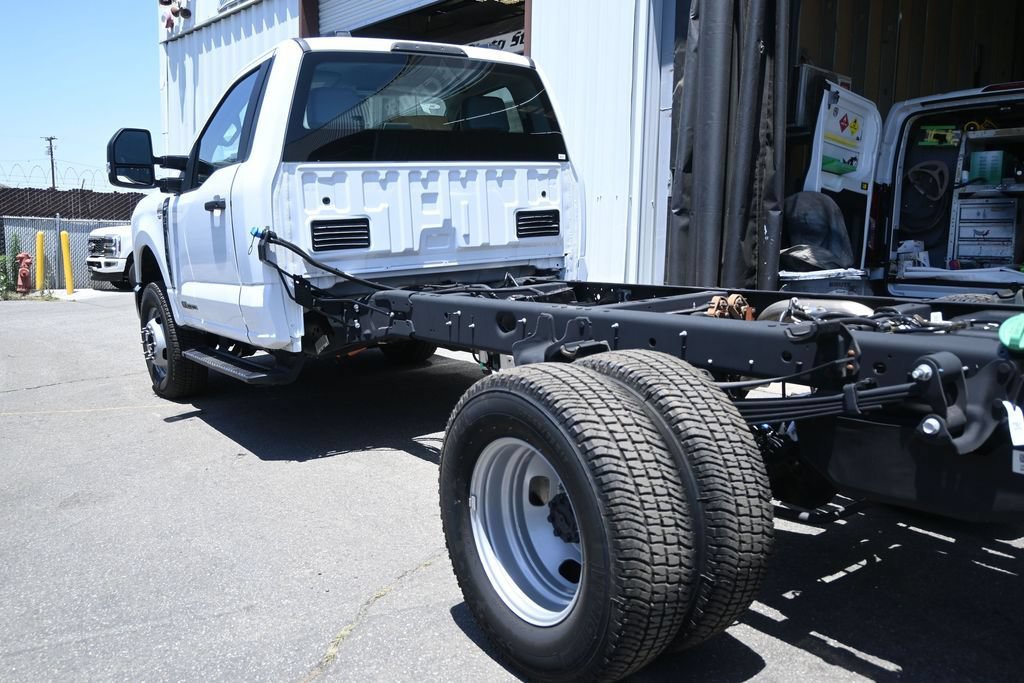 New 2025 Ford F350 XL w/ XL Chrome Package AWD/4WD image 3