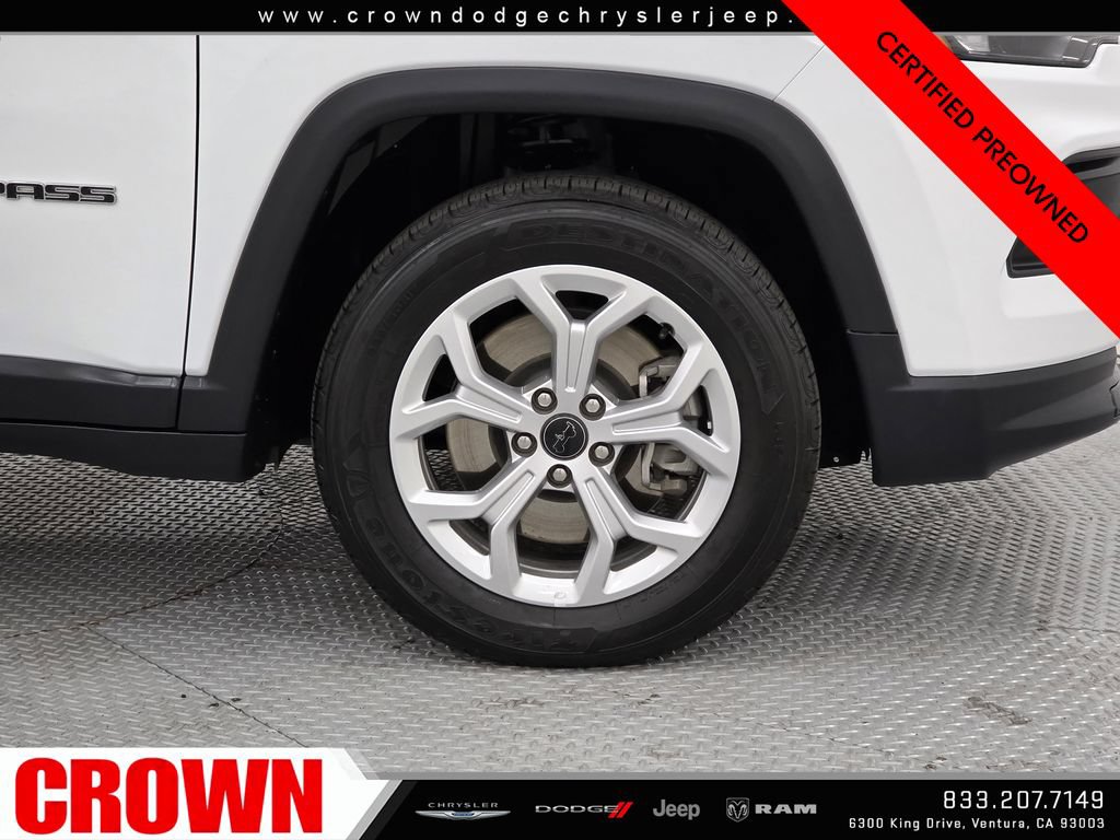 Certified 2025 Jeep Compass Latitude AWD/4WD image 9