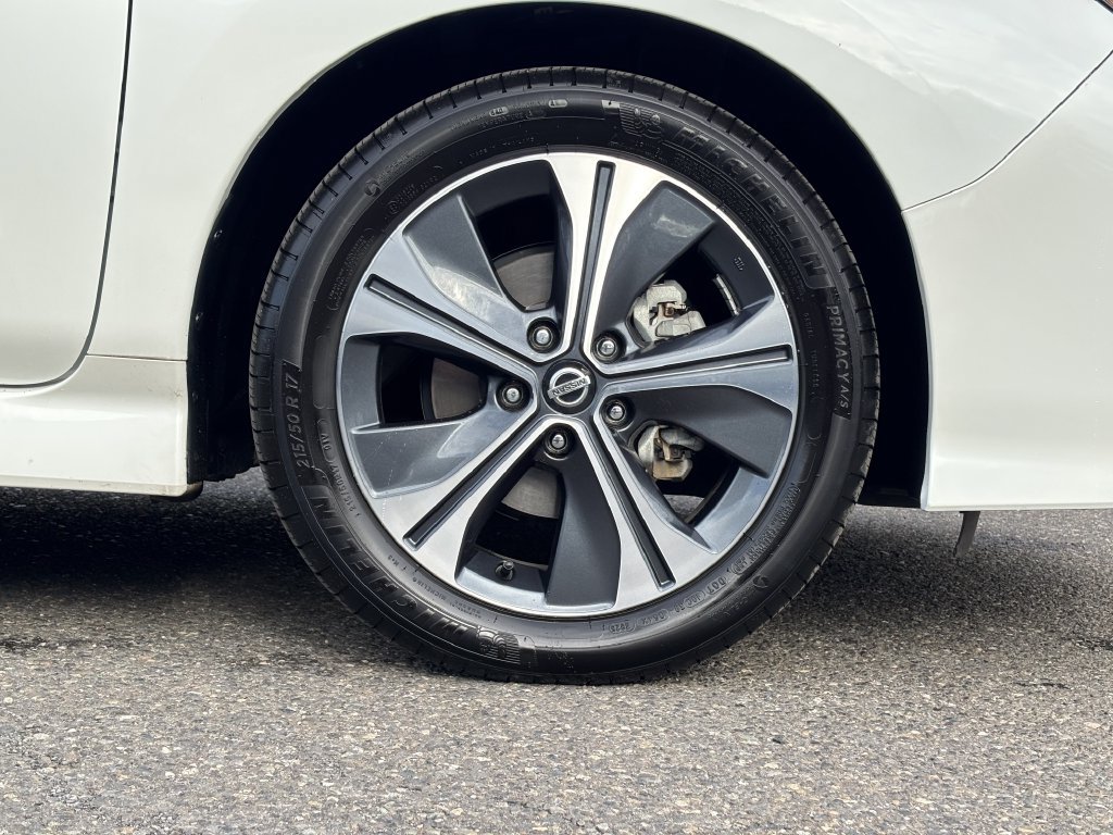 Used 2019 Nissan Leaf SV FWD image 9
