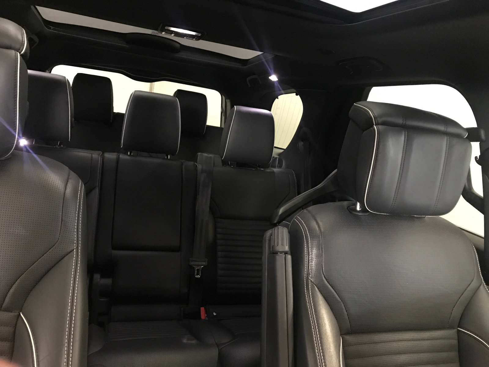 Used 2022 Land Rover Discovery S R-Dynamic image 26