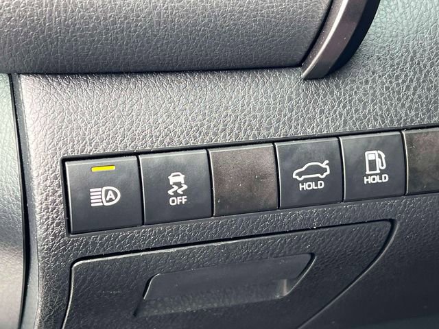 Used 2020 Toyota Camry LE image 21